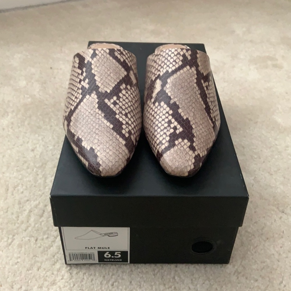 Brand New Banana Republic flats